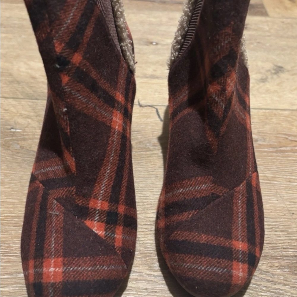 Tom’s Plaid Ankle Boots - Brown and Red. Size 8.5